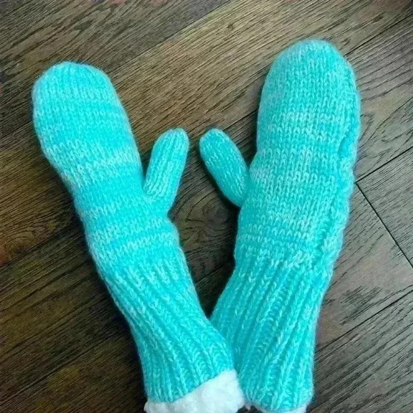NWT Just Cozy One Size Blue Knit Mittens Acrylic Polyester  Winter Warm - Picture 11 of 12